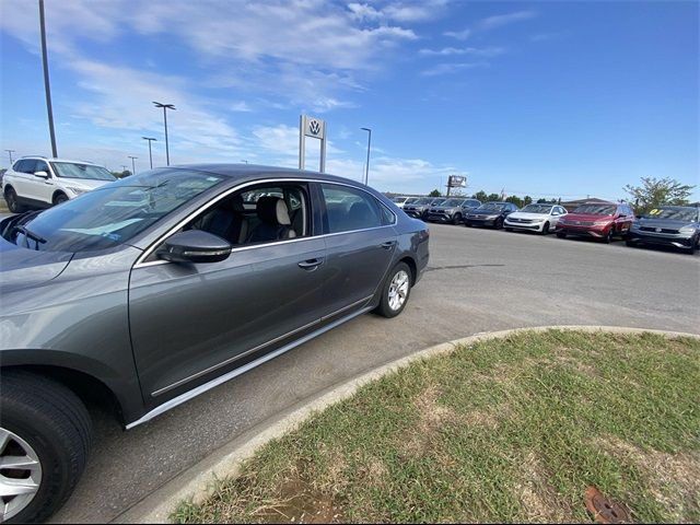 2016 Volkswagen Passat 1.8T S