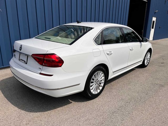 2016 Volkswagen Passat 1.8T SE