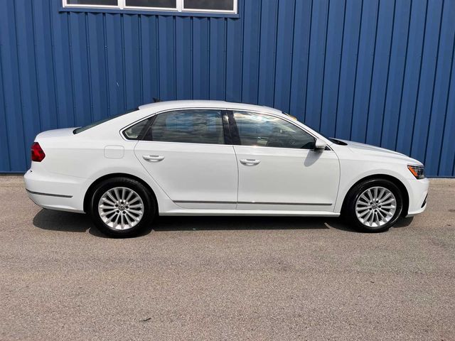 2016 Volkswagen Passat 1.8T SE