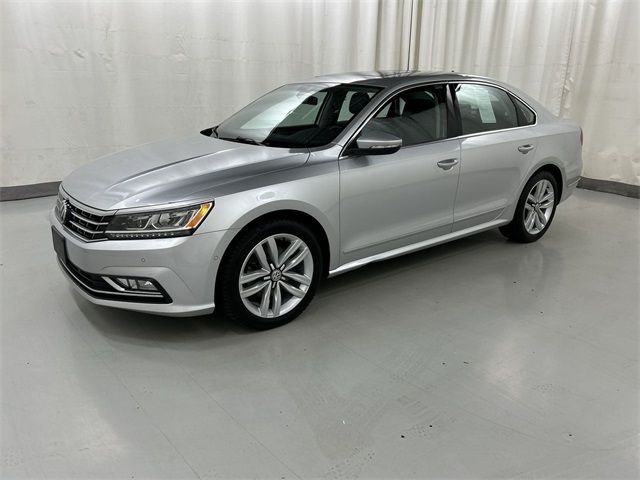 2016 Volkswagen Passat 3.6L V6 SEL Premium