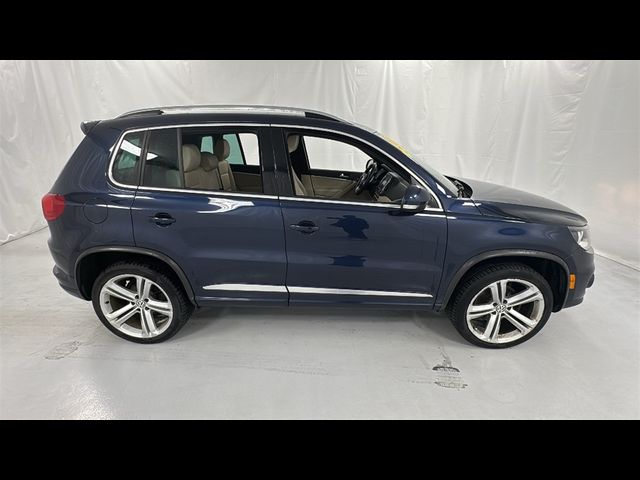 2016 Volkswagen Tiguan R-Line