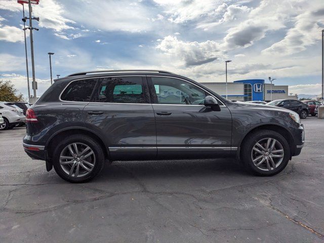 2016 Volkswagen Touareg Lux