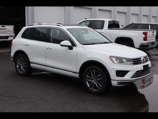 2016 Volkswagen Touareg Lux