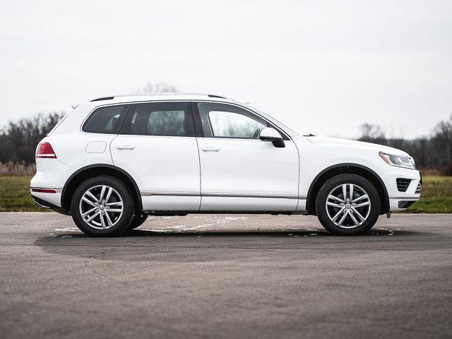 2016 Volkswagen Touareg Lux