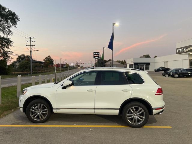 2016 Volkswagen Touareg Lux