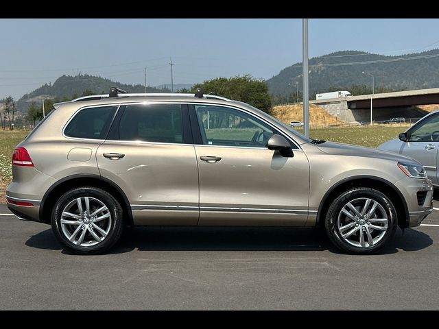 2016 Volkswagen Touareg Lux