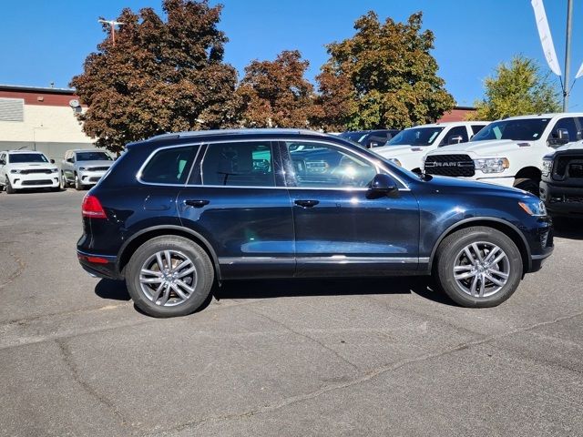 2016 Volkswagen Touareg Lux