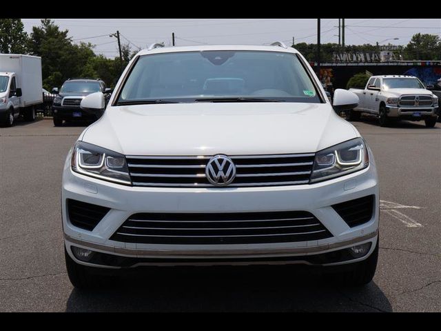 2016 Volkswagen Touareg Executive