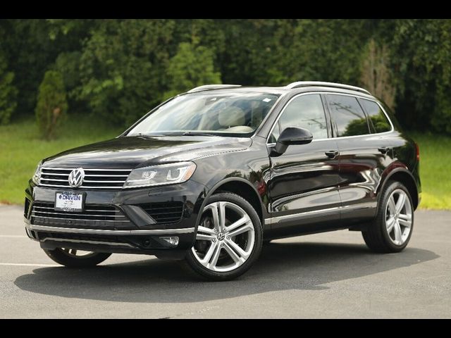 2016 Volkswagen Touareg Executive