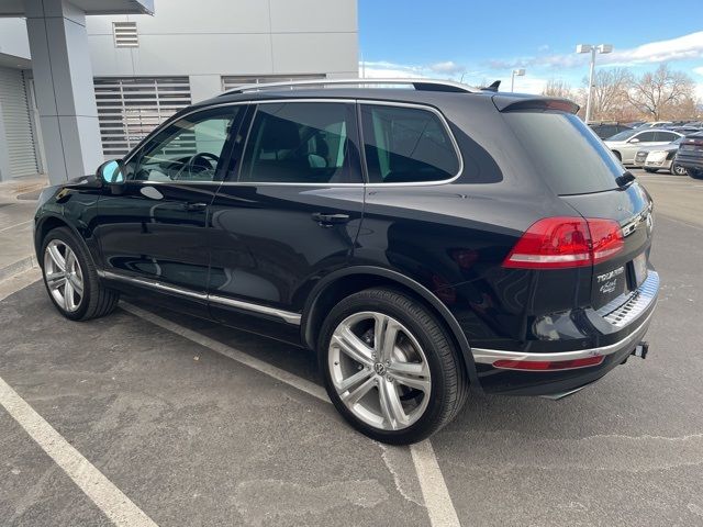 2016 Volkswagen Touareg Executive