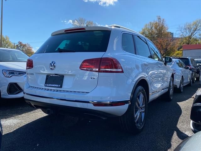 2016 Volkswagen Touareg Lux