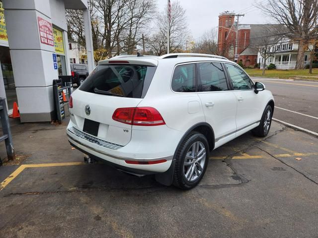 2016 Volkswagen Touareg Lux