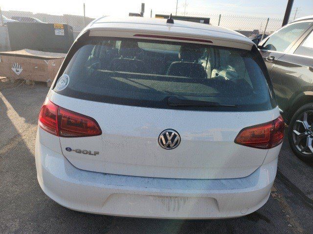 2016 Volkswagen e-Golf SE