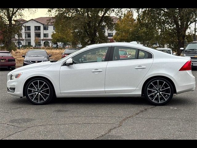 2016 Volvo S60 T6 Drive-E Platinum