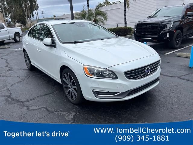 2016 Volvo S60 Inscription T5 Drive-E Platinum