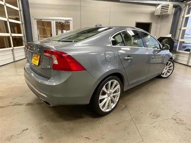 2016 Volvo S60 Inscription T5 Drive-E Platinum