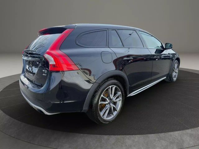 2016 Volvo V60 Cross Country T5