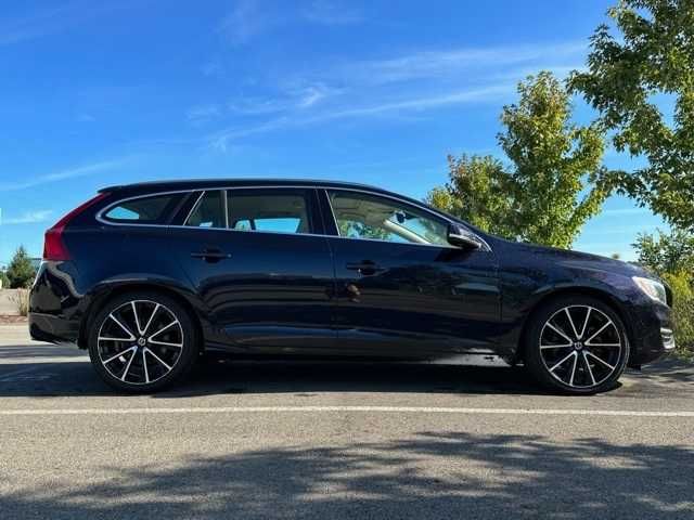 2016 Volvo V60 T5 Drive-E Premier