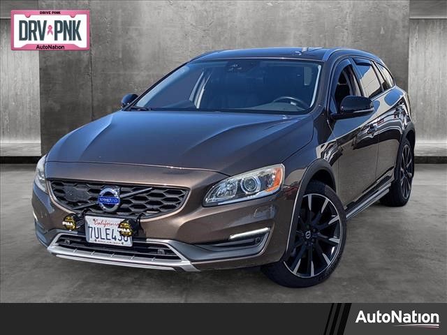 2016 Volvo V60 Cross Country T5 Platinum