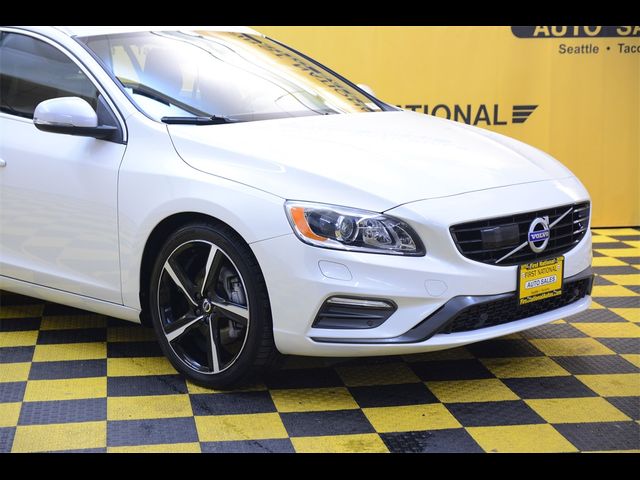 2016 Volvo V60 T6 Drive-E R-Design Platinum