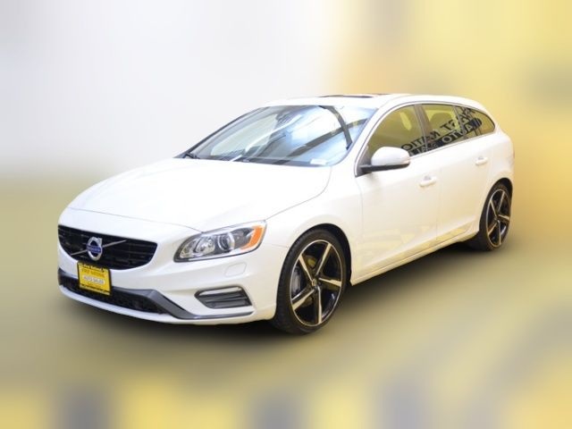 2016 Volvo V60 T6 Drive-E R-Design Platinum