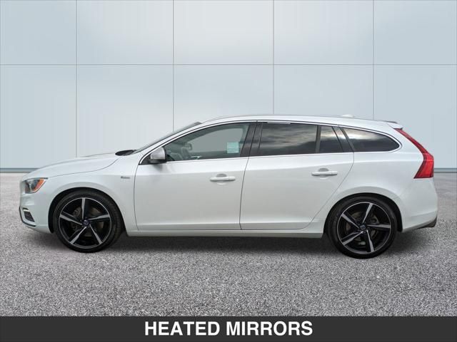2016 Volvo V60 T6 Drive-E R-Design Platinum