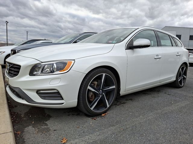 2016 Volvo V60 T6 Drive-E R-Design Platinum