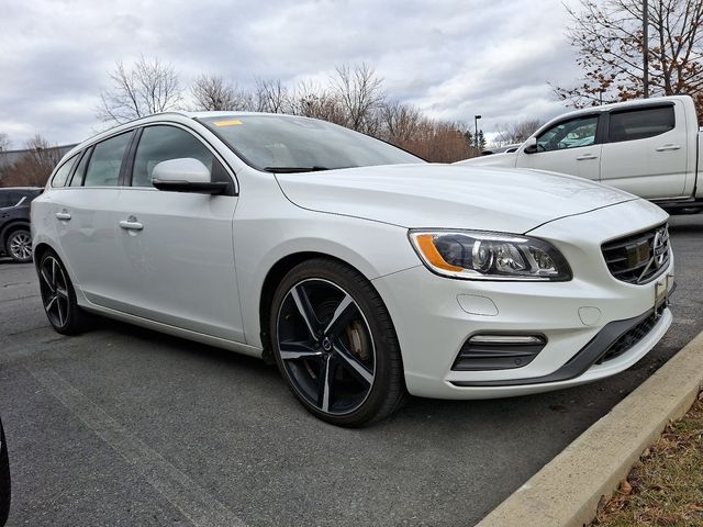 2016 Volvo V60 T6 Drive-E R-Design Platinum