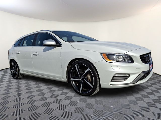 2016 Volvo V60 T6 Drive-E R-Design Platinum