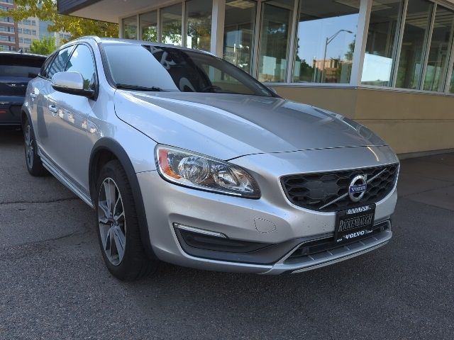 2016 Volvo V60 Cross Country T5