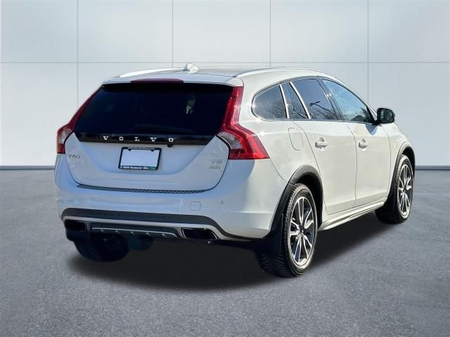 2016 Volvo V60 Cross Country T5