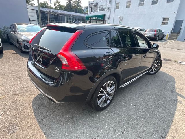 2016 Volvo V60 Cross Country T5