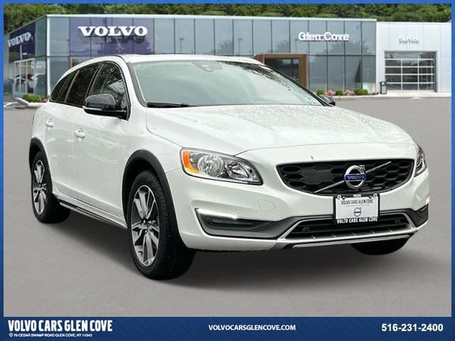 2016 Volvo V60 Cross Country T5