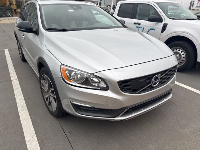 2016 Volvo V60 Cross Country T5