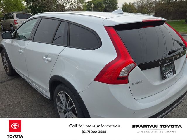 2016 Volvo V60 Cross Country T5