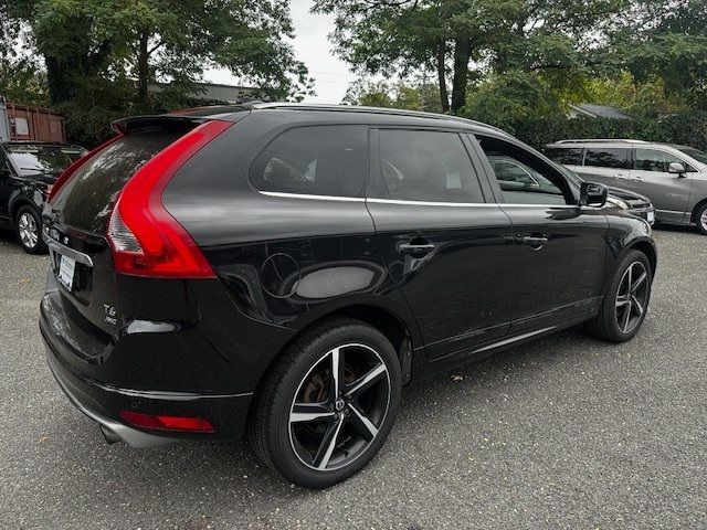 2016 Volvo XC60 T6 Drive-E R-Design