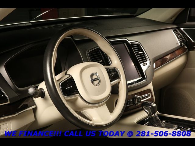 2016 Volvo XC90 T6 Momentum