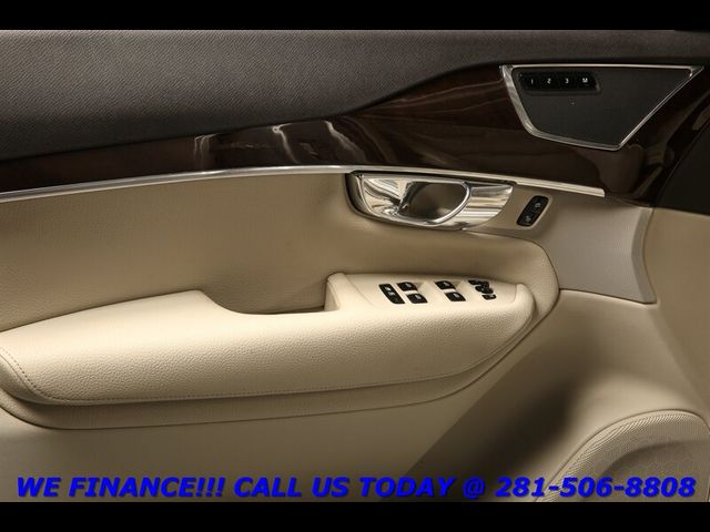 2016 Volvo XC90 T6 Momentum