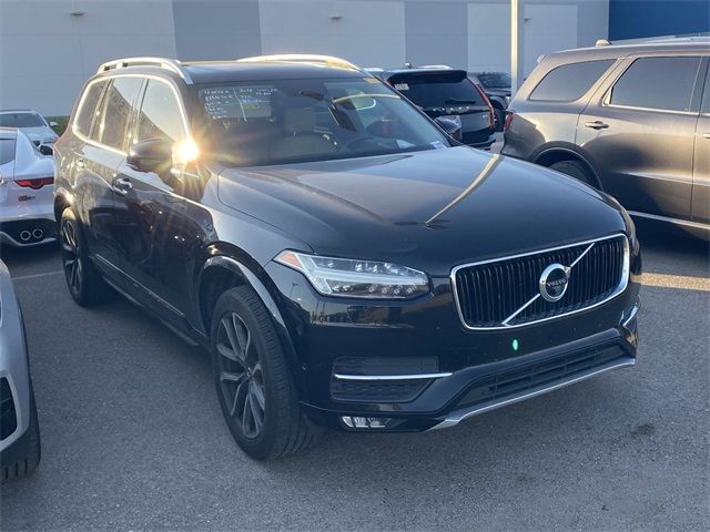 2016 Volvo XC90 T6 Momentum