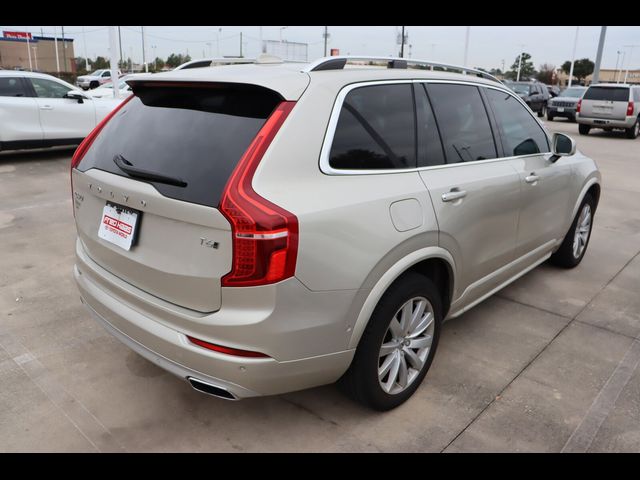 2016 Volvo XC90 T6 Momentum