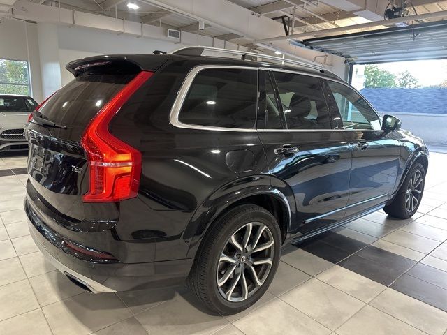 2016 Volvo XC90 T6 Momentum