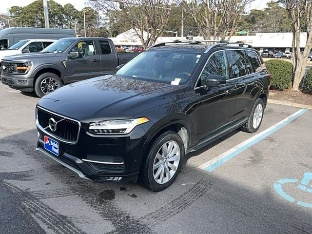 2016 Volvo XC90 T6 Momentum