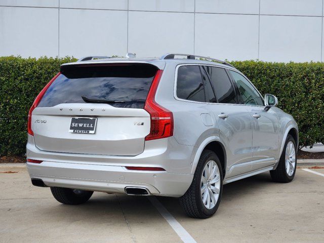 2016 Volvo XC90 T6 Momentum