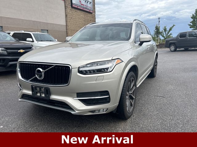 2016 Volvo XC90 T6 Momentum