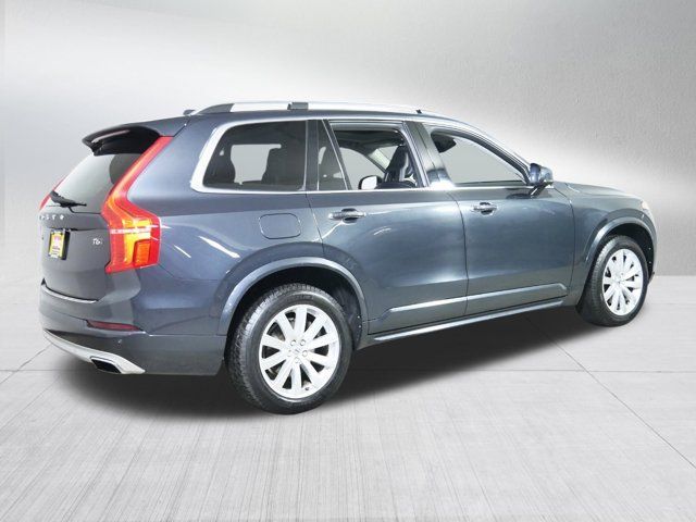 2016 Volvo XC90 T6 Momentum