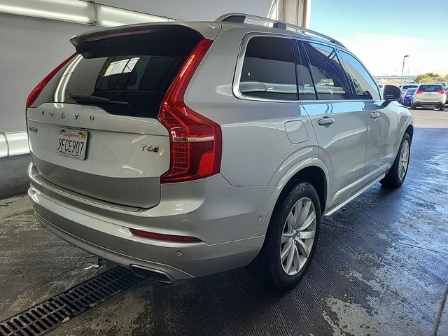 2016 Volvo XC90 T6 Momentum