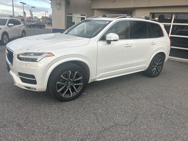 2016 Volvo XC90 T6 Momentum