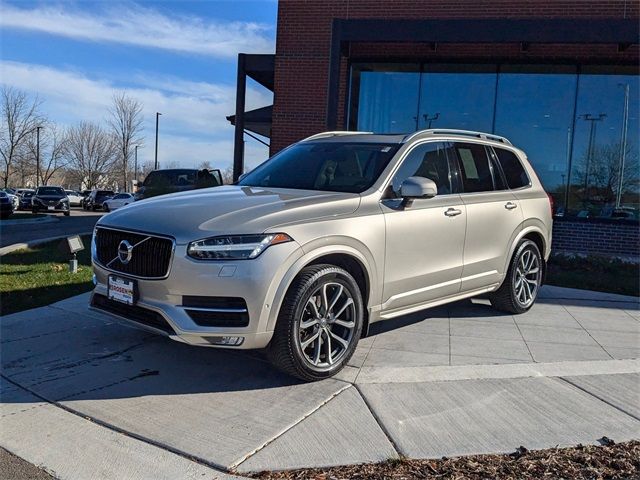 2016 Volvo XC90 T6 Momentum