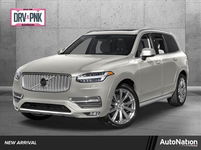 2016 Volvo XC90 T6 Momentum