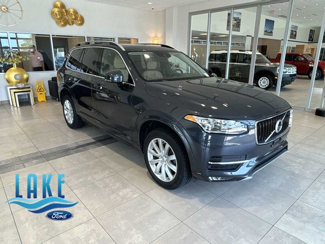 2016 Volvo XC90 T6 Momentum